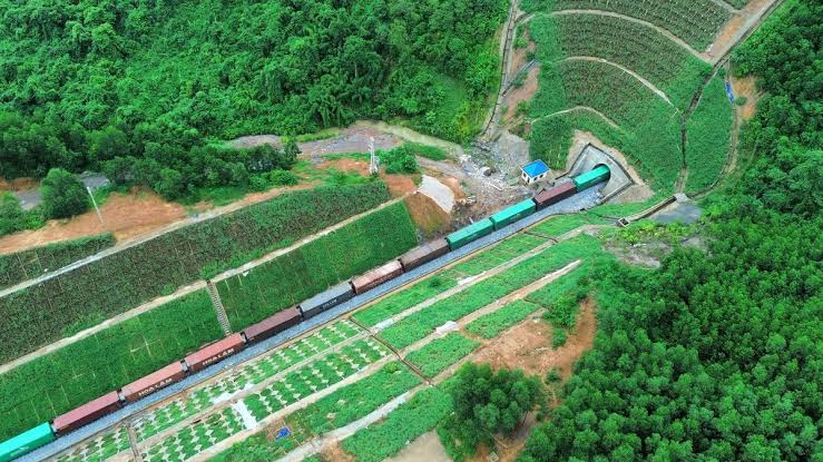 Thông hầm Khe Nét, tạm biệt cua bóng đèn huyền thoại